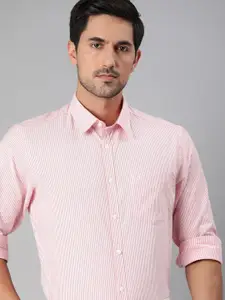 Indian Terrain Men White & Pink Slim Fit Striped Formal Shirt