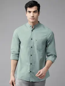 Hubberholme Men Green Regular Fit Solid Casual Shirt