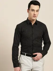 SOJANYA Men Black & White Classic Fit Printed Formal Shirt