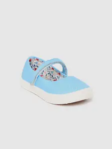YK Girls Blue Solid Mary Janes