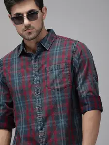 Roadster Men Blue & Red Regular Fit Checked Sustainable Casual Shirt