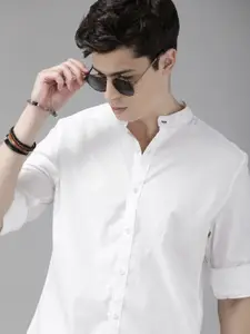 Roadster Men White Regular Fit Solid Casual Shirt