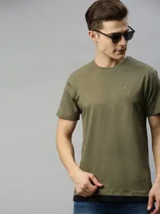 Harvard Men Olive Green Solid Round Neck T-shirt