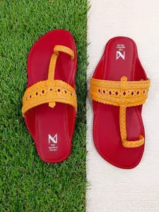 THE MADRAS TRUNK Women Mustard Textured Leather One Toe Kolhapuri  Flats