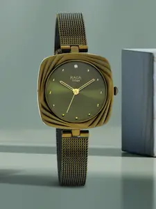 Titan Women Olive Green Analogue Watch 95139QM01