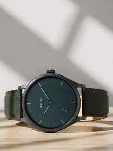 Titan Men Analogue Watch 1802NL02