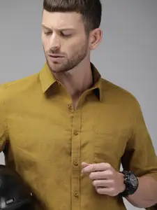 Roadster Men Regular Fit Solid Cotton Linen Casual Shirt