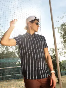 HIGHLANDER Men Black & White Slim Fit Striped Casual Shirt