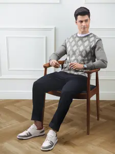 INVICTUS Men Grey Argyle Self Design Pullover Sweater