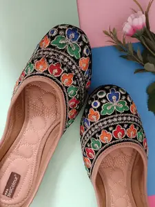 DESI COLOUR Women Blue Embellished Mojaris