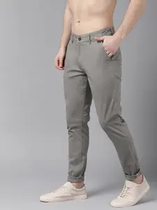 Roadster Men Grey Tapered Slim Fit Solid Chinos