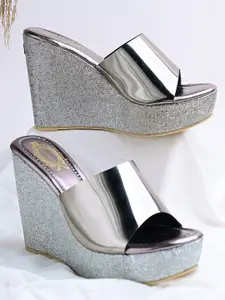 Shoetopia Women Grey Solid Sandals