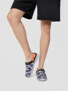 KazarMax Men Black & Grey Camouflage Print Clogs