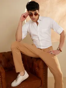 DENNISON Men White Smart Slim Fit Solid Formal Shirt