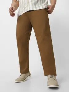 Urbano Plus Men Brown Regular Fit Solid Chinos
