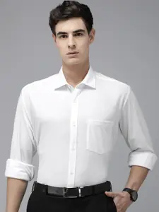 Park Avenue Men White Slim Fit Solid AINSLEY COLLAR KNITTED Formal Shirt