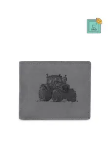 WildHorn Men Grey Solid