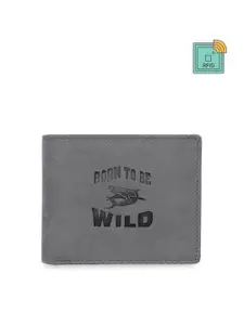 WildHorn Men Grey Solid