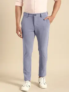 Being Human Clothing Men Blue & White Cropped Fit Checked Regular Trousers