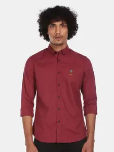 U.S. Polo Assn. Denim Co. Men Maroon Slim Fit Solid Casual Shirt