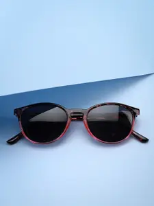Carlton London Women Polarised Oval Sunglasses R86014