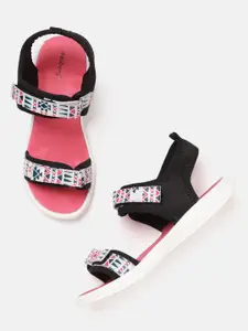 DressBerry Women Black & White Geometric Print Sports Sandals