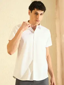 DENNISON Men White Smart Slim Fit Solid Pure Cotton Formal Shirt