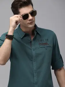 The Roadster Lifestyle Co Men Teal Blue Casual Shirt
