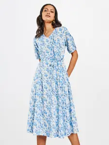 AND Women White & Blue Floral Printed V Neck Dress With Waist Tie Up