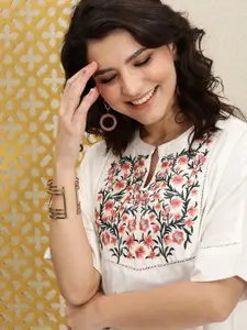 House of Pataudi Women White Floral Embroidered Extended Sleeves Cotton Kurta