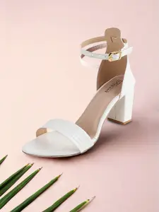 Shoetopia Women White Woven Design Sandals