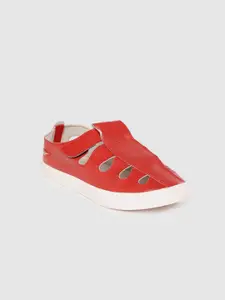 YK Boys Red Solid Shoe-Style Sandals with Cut Out Detail