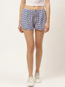 WISSTLER Women Off-White & Blue Chevron Printed Regular Fit Regular Shorts