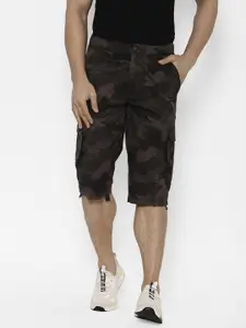 SAPPER Men Olive Green & Black Camouflage Printed Slim Fit Cargo Shorts