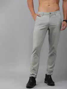 Roadster Men Grey Regular Fit Solid Chinos