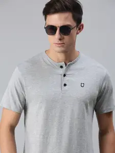 Urbano Fashion Men Grey Melange Henley Neck Pure Cotton Slim Fit Pure Cotton T-shirt