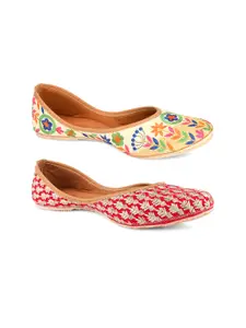 DESI COLOUR Women Set of 2 Printed Mojaris