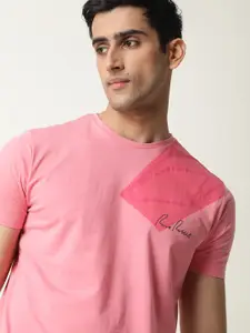RARE RABBIT Men Pink Solid V-Neck T-shirt
