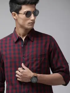 Roadster Men Red & Navy Blue Regular Fit Checked Sustainable Casual Shirt