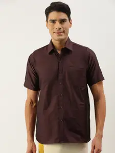 THANGAMAGAN Men Maroon Solid Casual Shirt