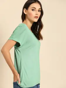 ether Women Green Solid Round Neck T-shirt