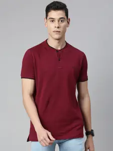 Urbano Fashion Men Maroon Solid Henley Neck Pure Cotton T-shirt