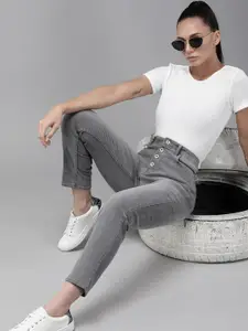 The Roadster Lifestyle Co Women Grey Slim New Fit Light Fade Stretchable Jeans