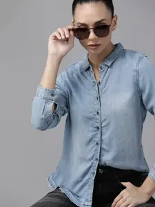 The Roadster Lifestyle Co Women Blue Solid Denim Casual Shirt