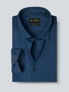 INVICTUS Men Easy Care Teal Blue Checked Sustainable Formal Shirt