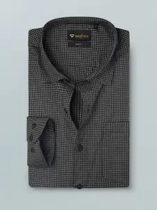 INVICTUS Men Easy Care Black & White Iron Free Checked Sustainable Formal Shirt