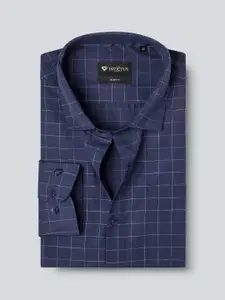 INVICTUS Men Easy Care Navy Blue & White  Checked Formal Shirt