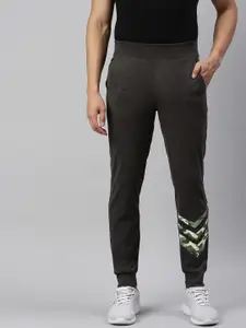 Huetrap Men Charcoal Solid Knitted Straight Fit Sustainable Joggers