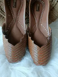 DESI COLOUR Women Brown Embellished Leather Handcrafted Mojaris