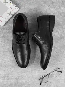 Metro Men Black Textured Leather Formal Derbys